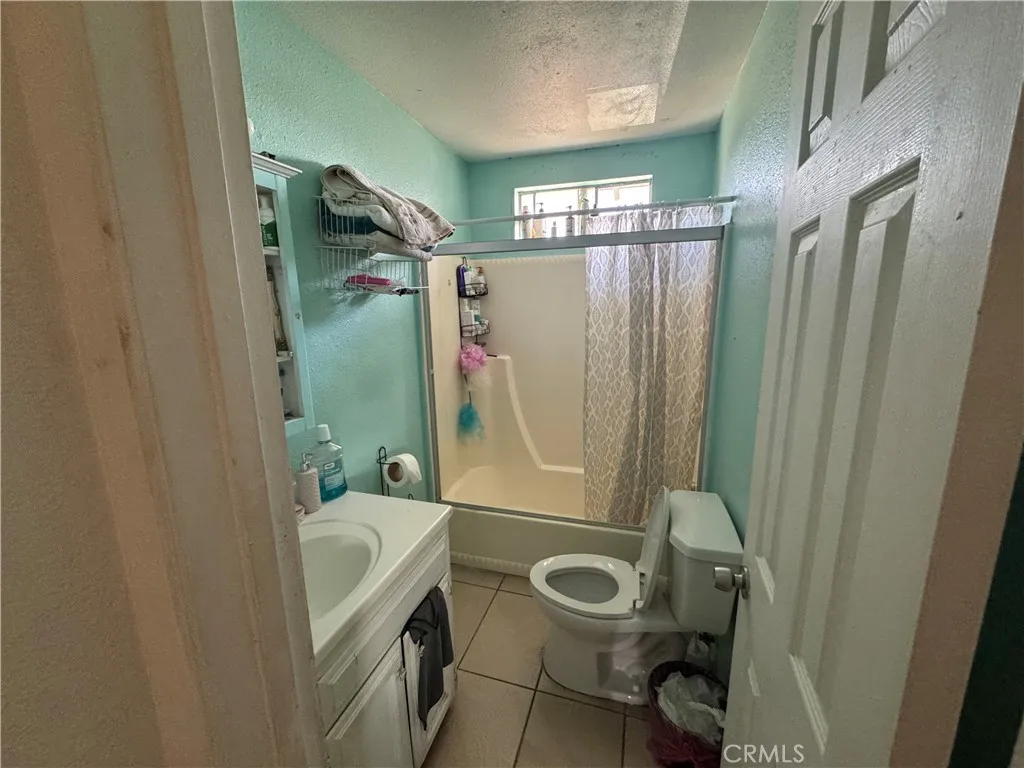 651 W Devonshire Avenue, Hemet, California 92543 home-pic-10